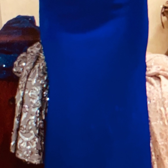 Beautiful blue gown Betsey and Adam size 4 . So pretty mermaid fit… NWT 💙 - Picture 12 of 16